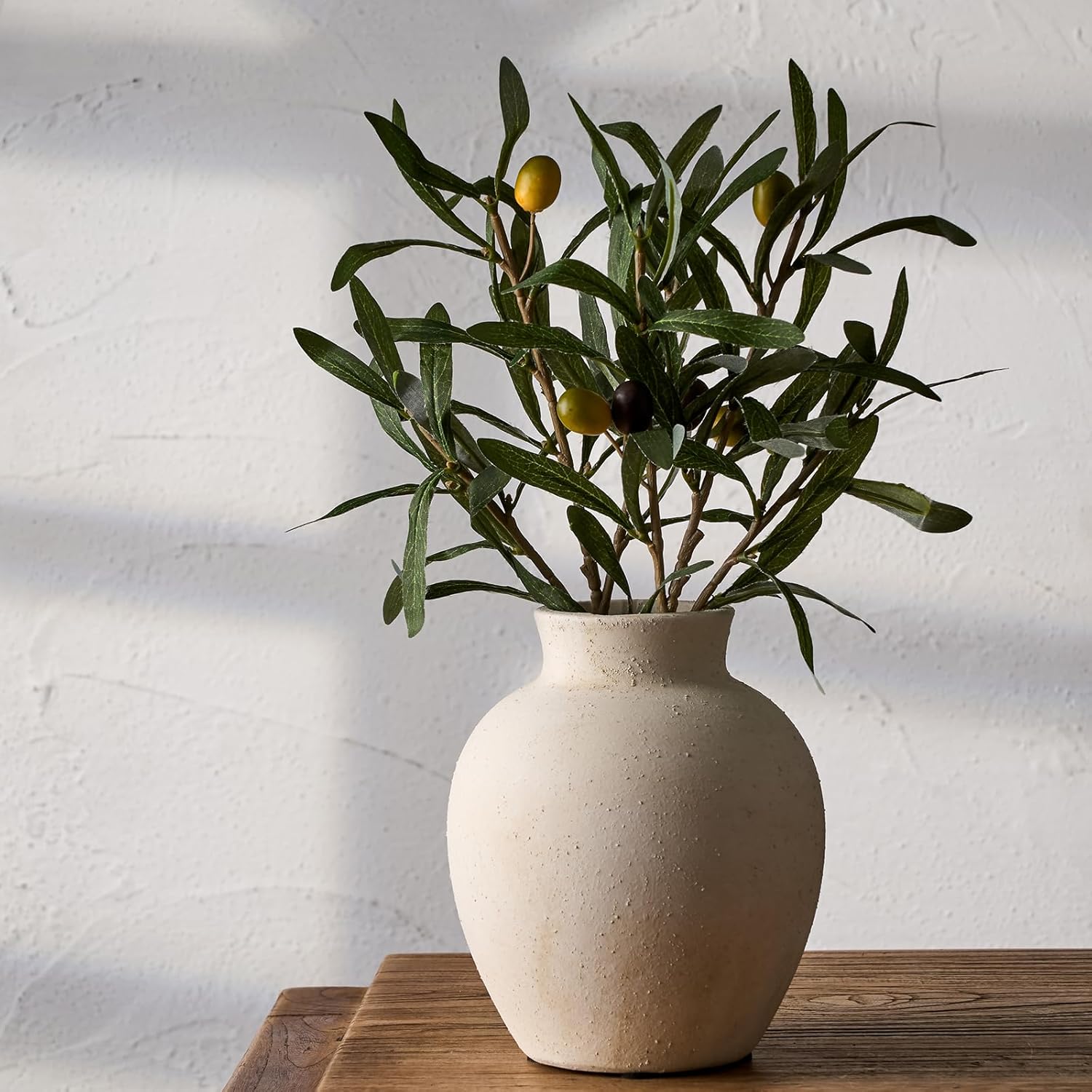 SIDUCAL Ceramic Rustic Farmhouse Vase | 6 Inch Pottery Decorative Flower for Home Decor | Boho Vase | Terracotta for Table, Living Room, Bathroom Decoration, Shelf Decor, Mantel